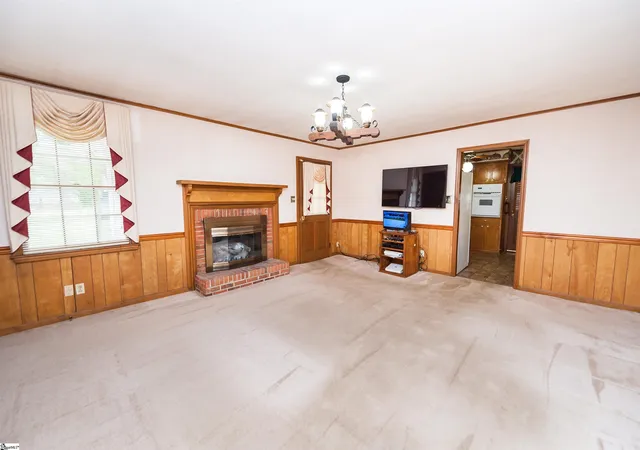 Photo 3 of Sale Pending at 108 Ridgeway Dr, Spartanburg, SC 29301 | MLS# 1600267 | Listing updated on 2026-09-05