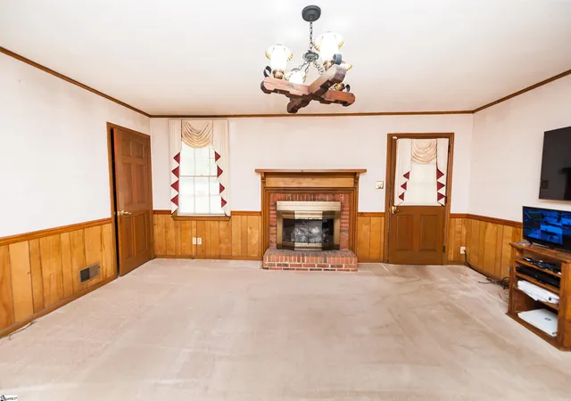 Photo 4 of Sale Pending at 108 Ridgeway Dr, Spartanburg, SC 29301 | MLS# 1600267 | Listing updated on 2026-09-05