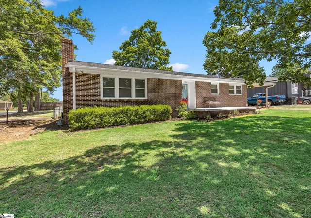 Photo 2 of Single family home for sale at 518 Crane Ave, Greenville, SC 29617 | MLS# 1599455 | Listing updated on 2026-09-08