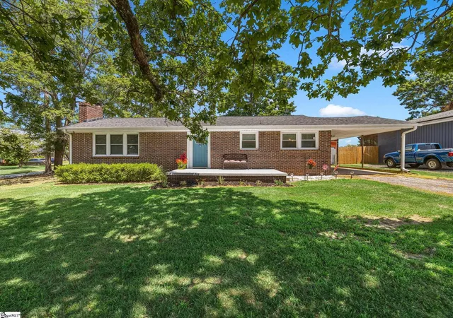 Photo 3 of Single family home for sale at 518 Crane Ave, Greenville, SC 29617 | MLS# 1599455 | Listing updated on 2026-09-08