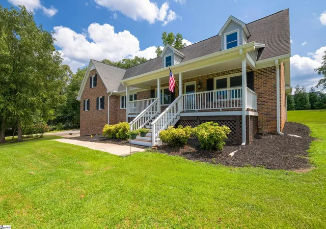 Photo 1 of Single family home for sale at 125 Tiffany Ln, Fountain Inn, SC 29644 | MLS# 1600916 | Listing updated on 2026-09-04
