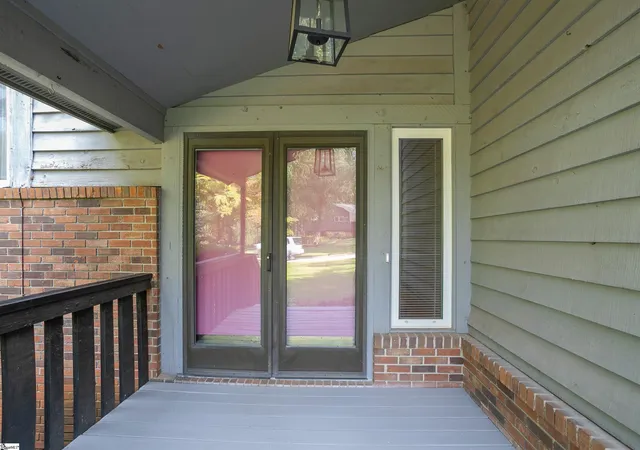 Photo 3 of Sale Pending at 214 Whittlin Wy, Taylors, SC 29687 | MLS# 1600818 | Listing updated on 2026-08-17