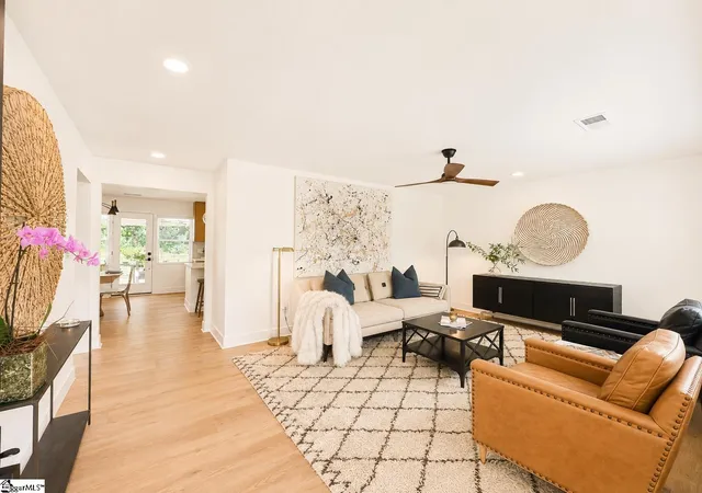 Photo 2 of Single family home for sale at 116 Winton Ct, Spartanburg, SC 29306 | MLS# 1601375 | Listing updated on 2026-09-18