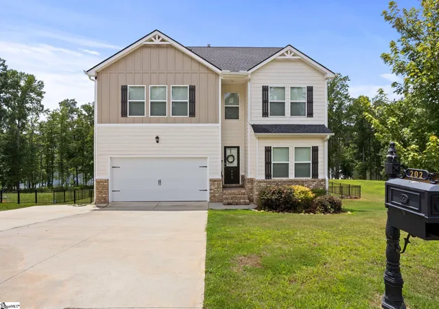 Photo 2 of Single family home for sale at 202 Rushing Waters Dr, Inman, SC 29349 | MLS# 1585791 | Listing updated on 2026-09-16