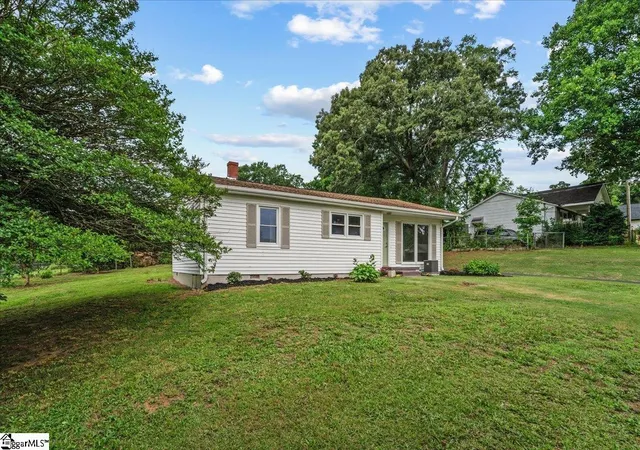 Homes for sale in Greer, SC | 108 Valley Dr, Greer, SC 29651 | MLS# 1595581