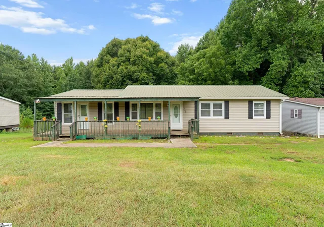 Photo 1 of Single family home for sale at 1360 Sulphur Springs Rd, Jonesville, SC 29353 | MLS# 1602339 | Listing updated on 2026-09-01
