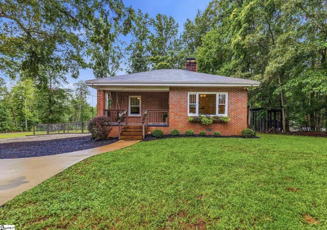 Photo 2 of Single family home for sale at 3812 414 Hwy, Landrum, SC 29356 | MLS# 1599927 | Listing updated on 2026-08-17