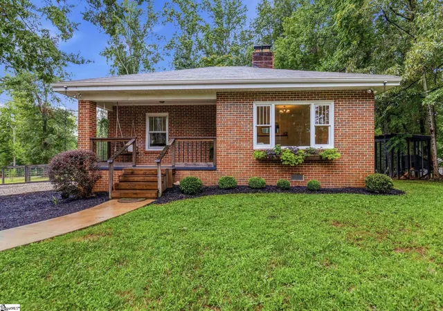 Photo 3 of Single family home for sale at 3812 414 Hwy, Landrum, SC 29356 | MLS# 1599927 | Listing updated on 2026-08-17