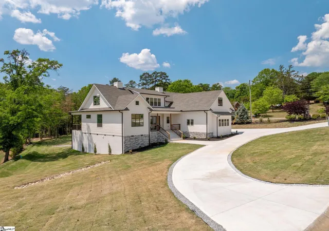 Photo 3 of Single family home for sale at 100 Pinelands Pl, Travelers Rest, SC 29690 | MLS# 1589632 | Listing updated on 2026-09-13