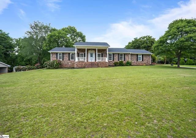 Photo 2 of Single family home for sale at 210 Briarwood Dr, Pacolet, SC 29372 | MLS# 1595796 | Listing updated on 2026-08-21