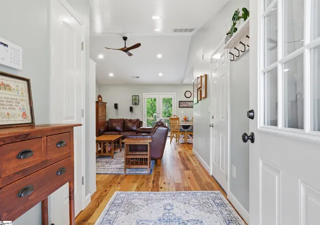 3rd image of 126 Robin Ridge Cir, Piedmont, SC 29673 | MLS# 1592495