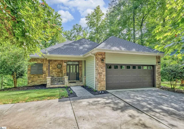 Photo 2 of Single family home for sale at 107 Blackfox Wy, Sunset, SC 29685 | MLS# 1601529 | Listing updated on 2026-08-21