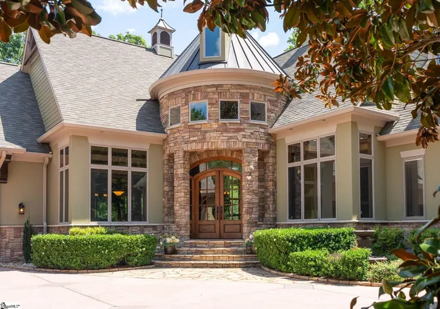 Photo 2 of Single family home for sale at 505 Woodlake Wy, Travelers Rest, SC 29690 | MLS# 1598700 | Listing updated on 2026-08-10