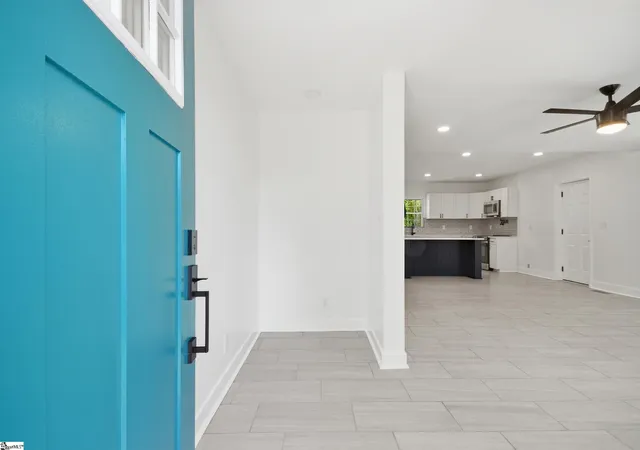 Photo 3 of Single family home for sale at 321 S High St, Spartanburg, SC 29307 | MLS# 1588400 | Listing updated on 2026-09-28