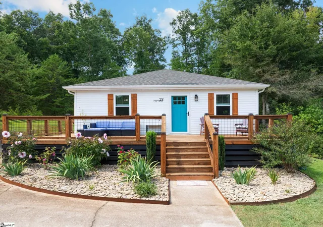 Photo 32 of Single family home for sale at 29 Lee Wy, Taylors, SC 29687 | MLS# 1602316 | Listing updated on 2026-08-28