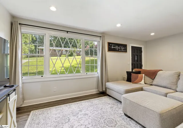 4th image of 6 N Oak Forest Dr, Greenville, SC 29617 | MLS# 1564917
