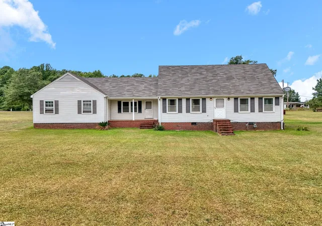 Photo 1 of Single family home for sale at 1154 Sandy Spring Rd, Laurens, SC 29360 | MLS# 1599227 | Listing updated on 2026-08-29