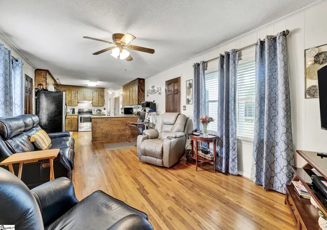 Photo 3 of Single family home for sale at 1154 Sandy Spring Rd, Laurens, SC 29360 | MLS# 1599227 | Listing updated on 2026-08-29