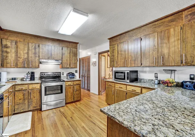 Photo 3 of Single family home for sale at 1154 Sandy Spring Rd, Laurens, SC 29360 | MLS# 1599227 | Listing updated on 2026-08-29