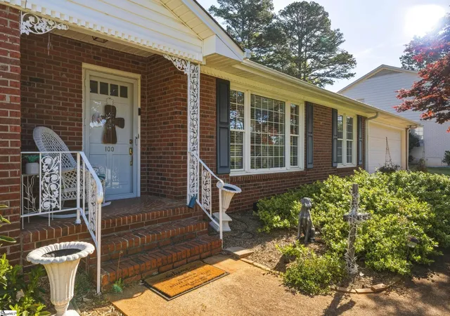 Photo 3 of Single family home for sale at 100 Overton Ave, Greenville, SC 29617 | MLS# 1581700 | Listing updated on 2026-09-11