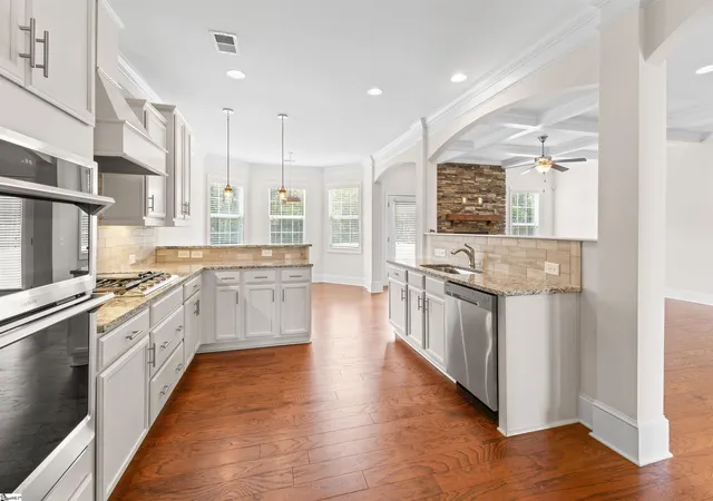 Homes for sale in Simpsonville, SC | 5 Lakeway Pl, Simpsonville, SC 29681 | MLS# 1597014