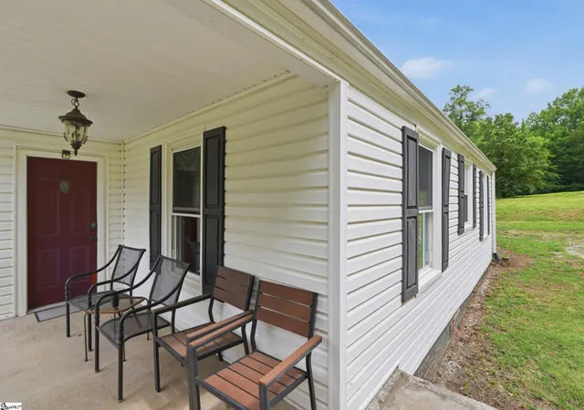 Homes for sale in Easley, SC | 532 Gentry Memorial Hwy, Easley, SC 29640 | MLS# 1594186