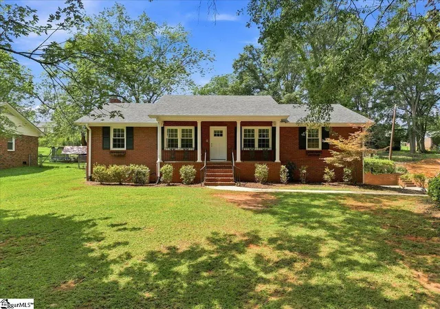 Photo 1 of Single family home for sale at 149 Coldstream Dr, Boiling Springs, SC 29316 | MLS# 1602096 | Listing updated on 2026-09-17