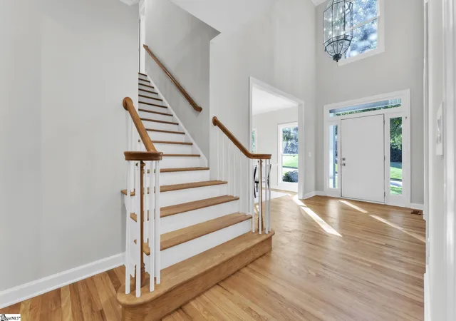 Photo 3 of Single family home for sale at 7 Gilderview Dr, Simpsonville, SC 29681 | MLS# 1588765 | Listing updated on 2026-10-01