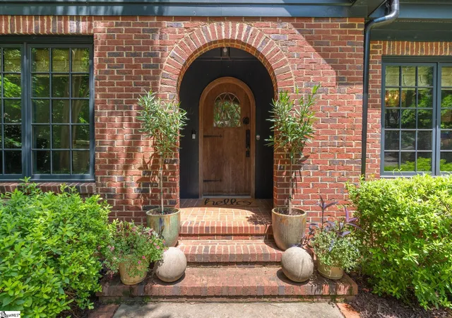 Photo 2 of Single family home for sale at 10 Marshall Ct, Greenville, SC 29605 | MLS# 1600823 | Listing updated on 2026-09-04
