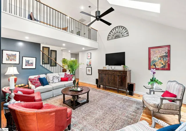 Photo 4 of Single family home for sale at 10 Marshall Ct, Greenville, SC 29605 | MLS# 1600823 | Listing updated on 2026-09-04