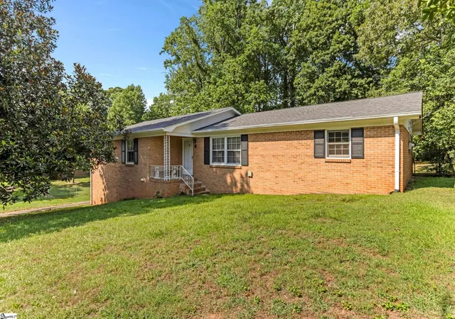 Homes for sale in Taylors, SC | 8 Dickens Ln, Taylors, SC 29687 | MLS# 1596298