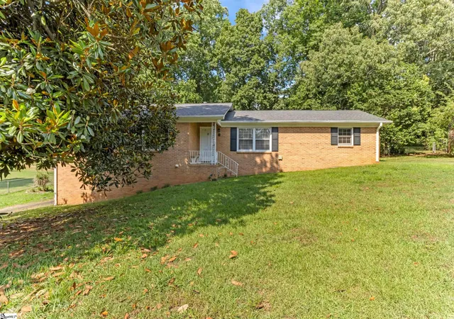 Homes for sale in Taylors, SC | 8 Dickens Ln, Taylors, SC 29687 | MLS# 1596298