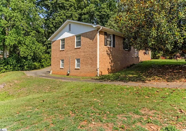 Homes for sale in Taylors, SC | 8 Dickens Ln, Taylors, SC 29687 | MLS# 1596298
