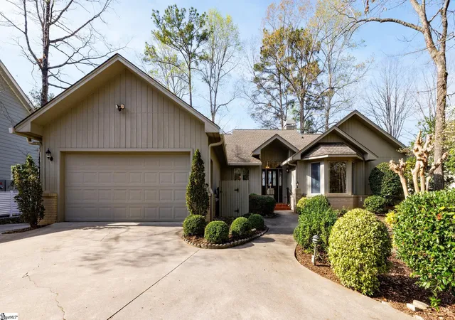 Photo 2 of Single family home for sale at 47 Gulf Stream Ln, Salem, SC 29676 | MLS# 1592915 | Listing updated on 2026-05-27
