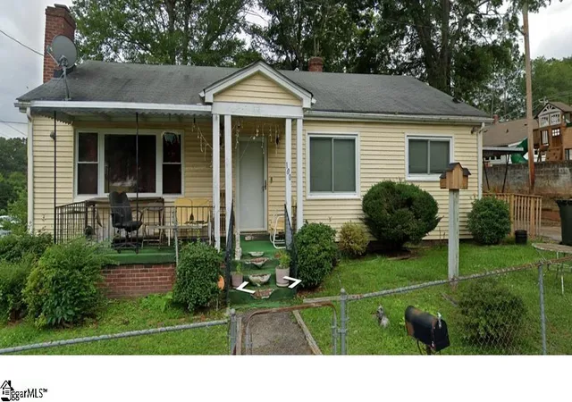 Photo 1 of Single family home for sale at 100 Frances St, Easley, SC 29640 | MLS# 1595853 | Listing updated on 2026-09-14