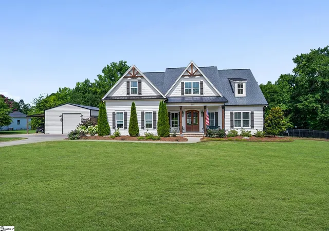 Photo 1 of Single family home for sale at 580 Hipps Rd, Simpsonville, SC 29680 | MLS# 1598567 | Listing updated on 2026-09-10