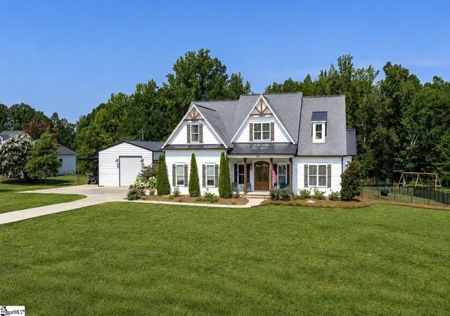Photo 3 of Single family home for sale at 580 Hipps Rd, Simpsonville, SC 29680 | MLS# 1598567 | Listing updated on 2026-09-10
