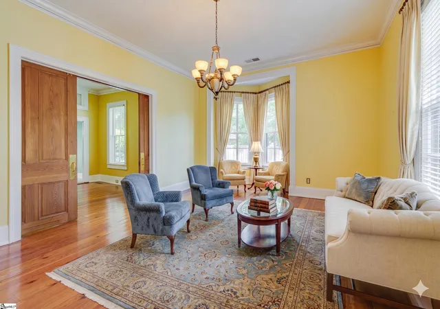 Photo 4 of Single family home for sale at 522 Cleveland St, Greenville, SC 29601 | MLS# 1594355 | Listing updated on 2026-08-21