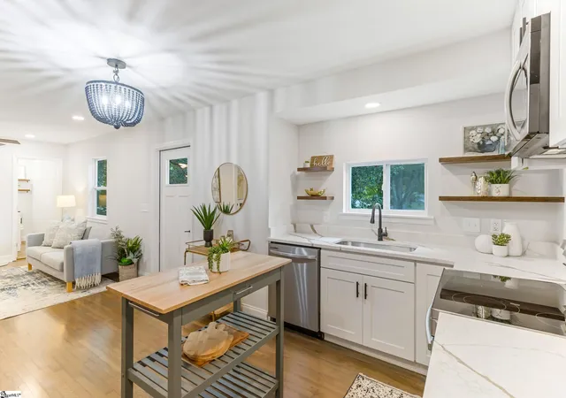 Photo 3 of Single family home for sale at 12 E Decatur St, Greenville, SC 29617 | MLS# 1599736 | Listing updated on 2026-09-18