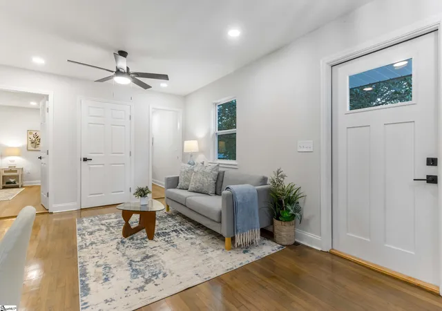 Photo 4 of Single family home for sale at 12 E Decatur St, Greenville, SC 29617 | MLS# 1599736 | Listing updated on 2026-09-18