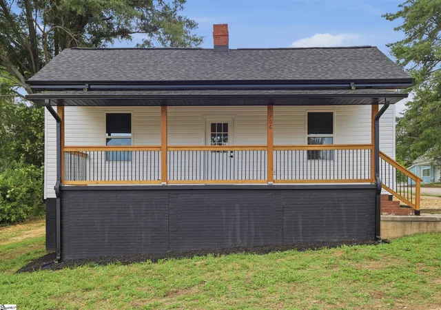 Photo 1 of Single family home for sale at 706 Gray St, Woodruff, SC 29388 | MLS# 1600447 | Listing updated on 2026-09-05