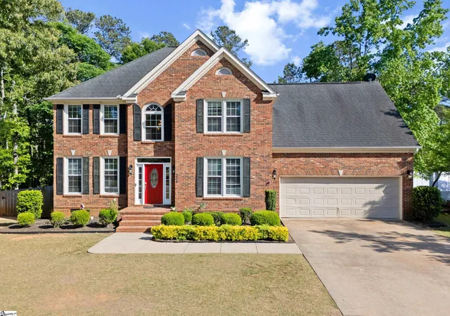 Photo 1 of Single family home for sale at 204 Bermuda Dr, Greenwood, SC 29649 | MLS# 1589020 | Listing updated on 2026-09-29