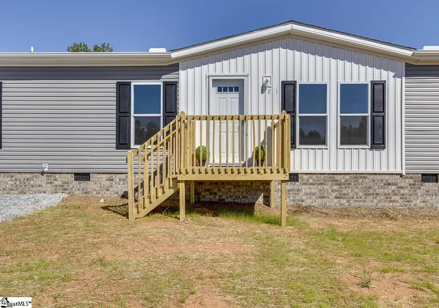 Photo 2 of Manufactured home for sale at 101 Garnet Ln, Easley, SC 29640 | MLS# 1600124 | Listing updated on 2026-09-14
