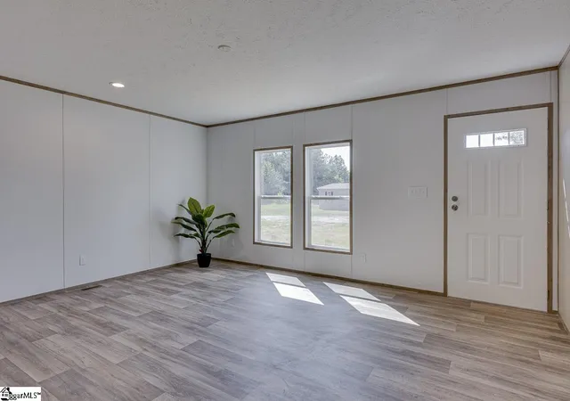 Photo 4 of Manufactured home for sale at 101 Garnet Ln, Easley, SC 29640 | MLS# 1600124 | Listing updated on 2026-09-14