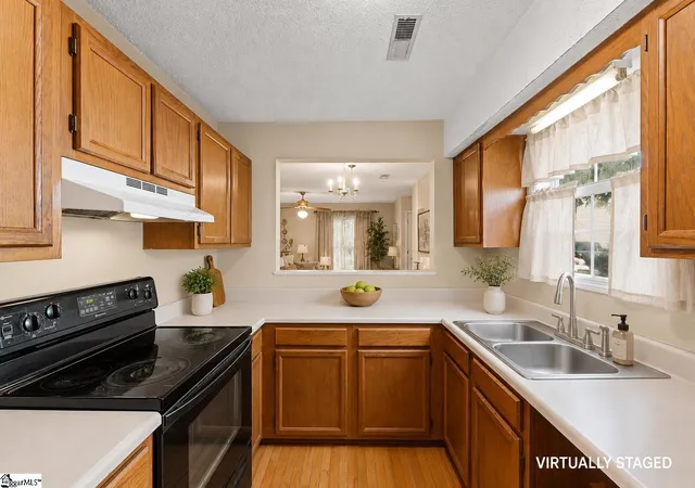 Photo 3 of Townhouse for sale at 40 Huntsfield Dr #Unit A, Greenville, SC 29607 | MLS# 1601428 | Listing updated on 2026-08-24