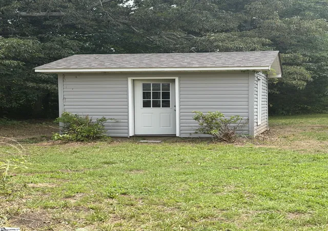 Homes for sale in Pelzer, SC | 140 Loftis Dr, Pelzer, SC 29669 | MLS# 1595012