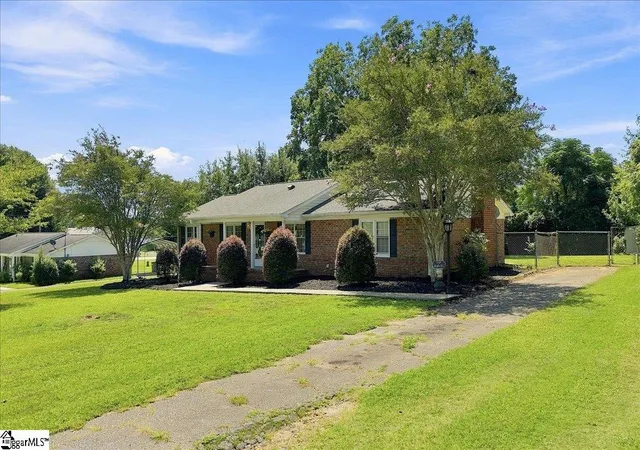 Photo 2 of Single family home for sale at 109 Griffin Cir, Liberty, SC 29657 | MLS# 1601339 | Listing updated on 2026-09-23