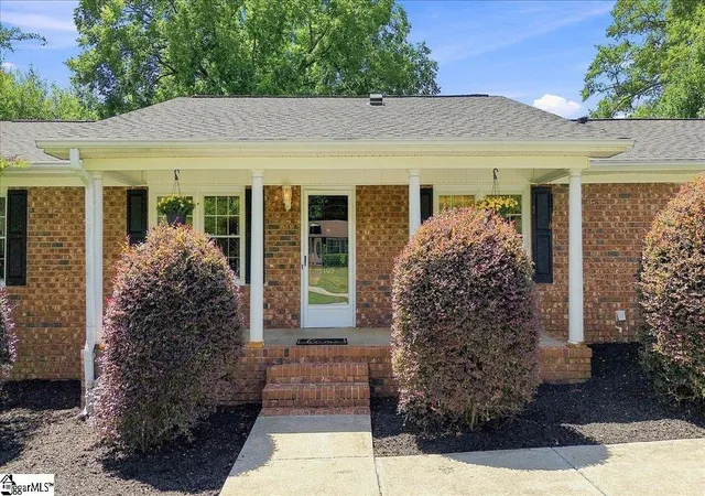 Photo 3 of Single family home for sale at 109 Griffin Cir, Liberty, SC 29657 | MLS# 1601339 | Listing updated on 2026-09-23