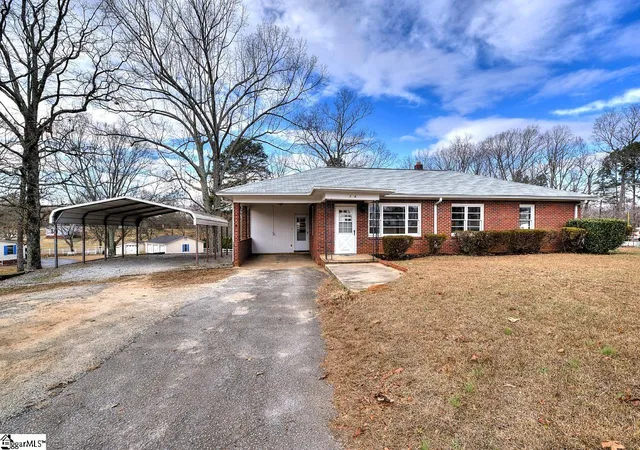 Homes for sale in Liberty, SC | 7998 Moorefield Memorial Hwy, Liberty, SC 29657 | MLS# 1579399