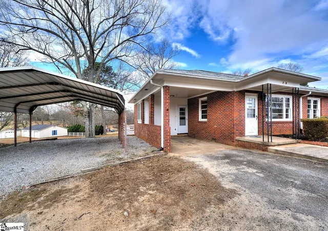 Homes for sale in Liberty, SC | 7998 Moorefield Memorial Hwy, Liberty, SC 29657 | MLS# 1579399